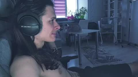 hi  cum in pvt noi extra tip online show from April 11, 2026, 2:32 pm