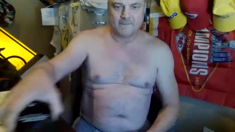 Snapshot of aboringguy chatting on January 8, 2025, 5:15 pm aboringguy online show from January 8, 2025, 5:15 pm