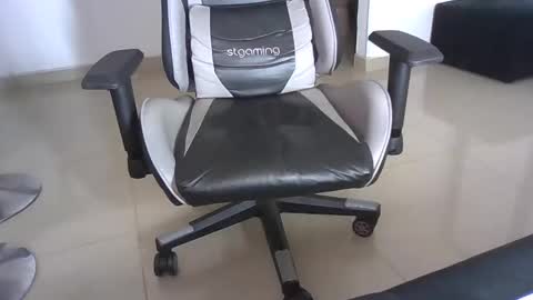 abraca402512 online show from February 1, 2026, 5:44 pm