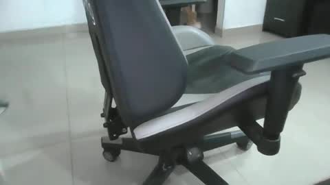 Snapshot of abraca402512 chatting on June 15, 2026, 4:42 pm abraca402512 online show from June 15, 2026, 4:42 pm
