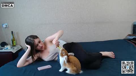 abramaandjenny online show from April 22, 2026, 10:06 am