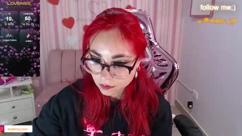 abril_ch_ online show from March 3, 2025, 10:49 am