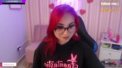 abril_ch_ online show from March 7, 2025, 10:56 am