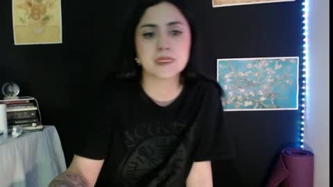 Absenta vert online show from May 11, 2026, 1:00 am