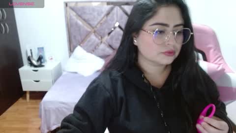 aby_luna_ online show from October 2, 2025, 2:07 am
