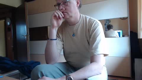 Snapshot of ach471 chatting on December 5, 2024, 9:28 am ach471 online show from December 5, 2024, 9:28 am