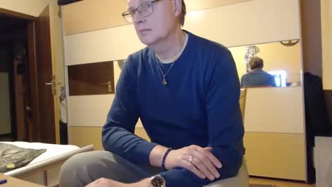 Snapshot of ach471 chatting on December 5, 2024, 5:17 pm ach471 online show from December 5, 2024, 5:17 pm