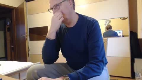 Snapshot of ach471 chatting on December 13, 2024, 8:20 am ach471 online show from December 13, 2024, 8:20 am