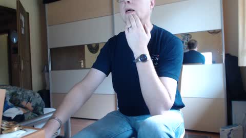 Snapshot of ach471 chatting on December 28, 2024, 9:09 am ach471 online show from December 28, 2024, 9:09 am