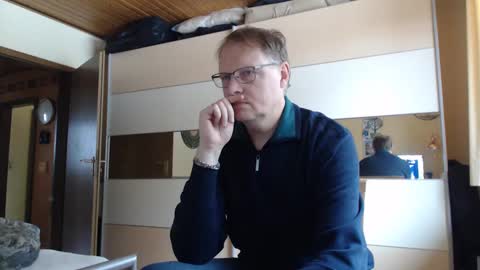 Snapshot of ach471 chatting on February 12, 2025, 11:07 am ach471 online show from February 12, 2025, 11:07 am