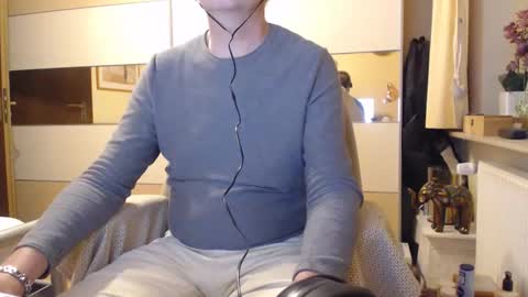 Snapshot of ach471 chatting on September 16, 2025, 7:15 pm ach471 online show from September 16, 2025, 7:15 pm