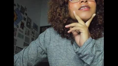 Snapshot of ada_gales_ chatting on February 6, 2025, 5:25 am Isa online show from February 6, 2025, 5:25 am