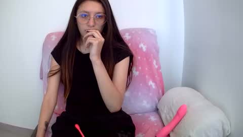 Ada naugthy28 online show from February 25, 2026, 3:21 pm