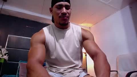 adam_fit19cm online show from November 15, 2025, 2:02 pm