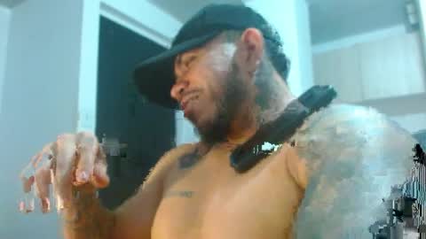 adam shilder7 online show from April 18, 2026, 10:43 pm