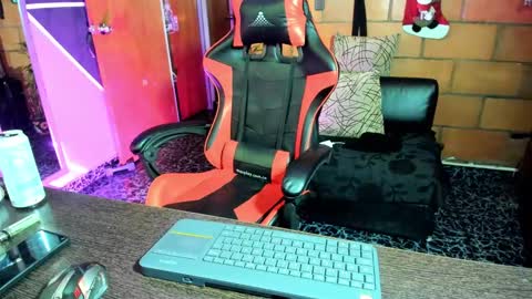 Adam Valencia online show from February 2, 2025, 5:32 am