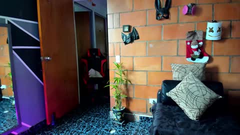 Adam Valencia online show from February 21, 2025, 6:48 pm