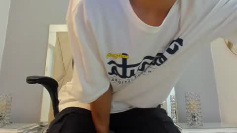 Adams Bobby online show from November 5, 2025, 12:05 pm