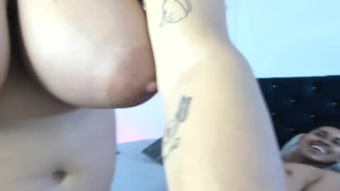 Snapshot of adams_niki chatting on December 17, 2024, 8:10 pm ADAMS Y NIKI online show from December 17, 2024, 8:10 pm