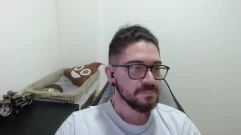 Snapshot of adamussutekh chatting on November 18, 2025, 11:03 am Adam online show from November 18, 2025, 11:03 am