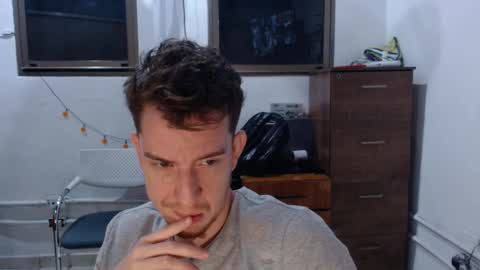 adamwalker02 online show from October 23, 2025, 2:05 pm
