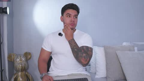 Snapshot of adan_johns chatting on June 7, 2026, 12:20 pm Adan Johns online show from June 7, 2026, 12:20 pm