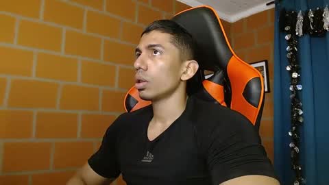 Adan Sin online show from February 4, 2025, 2:53 pm