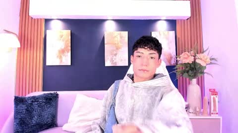 Adan  online show from June 4, 2026, 12:33 pm