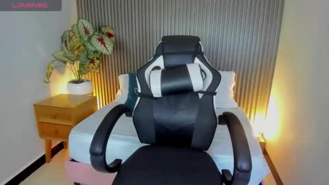 A D A R N A online show from December 15, 2025, 7:29 pm