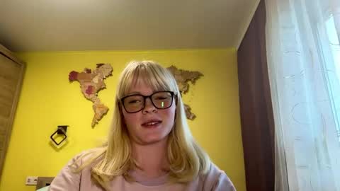 Snapshot of addieflamer chatting on June 3, 2026, 4:12 pm Lesly online show from June 3, 2026, 4:12 pm