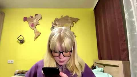 Snapshot of addieflamer chatting on June 8, 2026, 7:03 pm Lesly online show from June 8, 2026, 7:03 pm