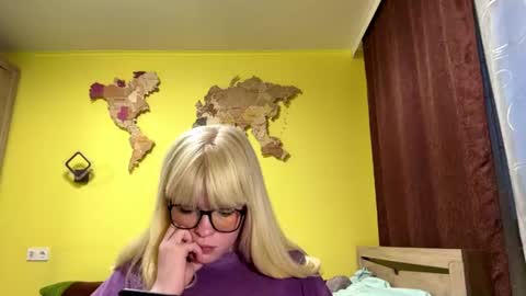 Snapshot of addieflamer chatting on June 9, 2026, 5:57 pm Lesly online show from June 9, 2026, 5:57 pm