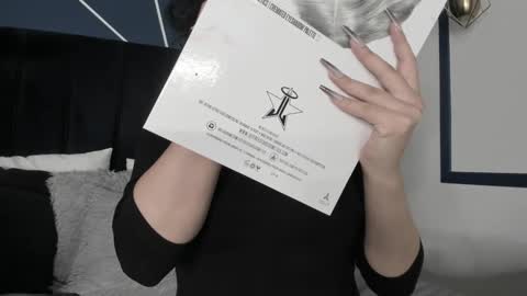 Ade  online show from December 5, 2024, 8:33 pm