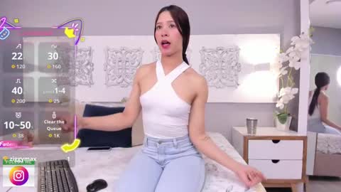 Adela Worsth online show from September 24, 2025, 1:36 pm