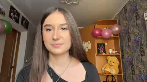 Snapshot of adeleapel chatting on February 17, 2026, 12:01 pm Poly online show from February 17, 2026, 12:01 pm