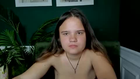 Snapshot of adelecruzz chatting on May 18, 2026, 12:00 pm adelecruzz online show from May 18, 2026, 12:00 pm