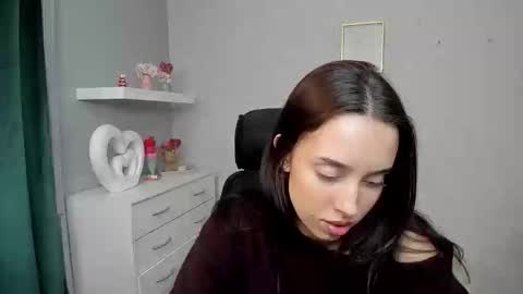 Adele online show from April 8, 2026, 12:38 pm