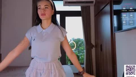 Adelia online show from November 3, 2025, 1:08 am