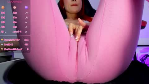 adelinaconte1 online show from February 5, 2025, 10:33 pm