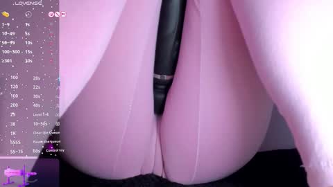 adelinaconte1 online show from February 18, 2026, 3:19 pm