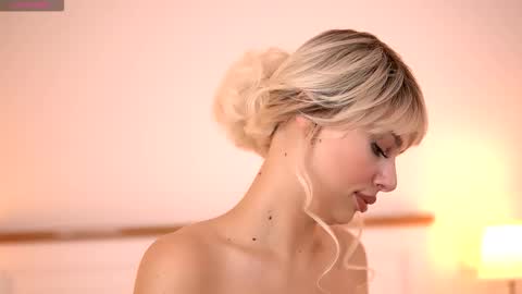 Snapshot of adelineking chatting on September 29, 2025, 1:44 am Ade online show from September 29, 2025, 1:44 am