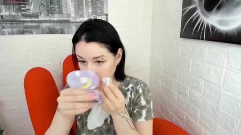 Adel online show from February 21, 2025, 8:18 am