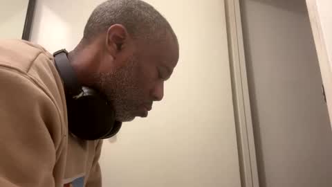 adick_ting online show from February 7, 2025, 11:23 am