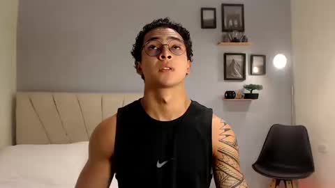 Adonis online show from October 17, 2025, 9:06 pm