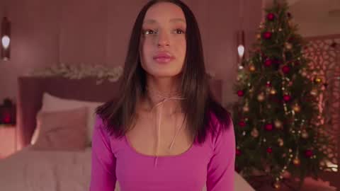 adoracortes online show from December 5, 2025, 5:05 am