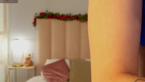 adoracortes online show from February 5, 2026, 5:12 am