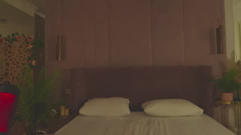 adoracortes online show from April 17, 2026, 5:10 am