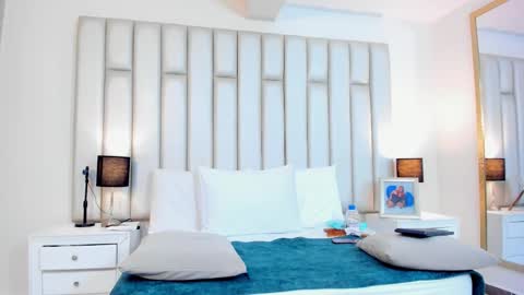 ANDREA PEREZ online show from February 12, 2025, 2:43 pm