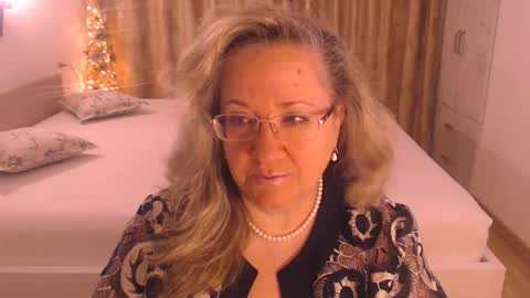 Cryna online show from March 24, 2026, 5:01 am