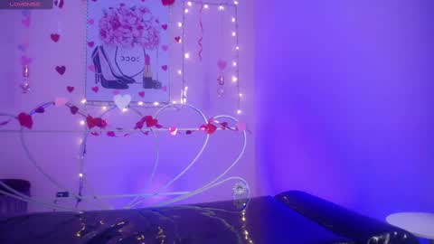 Adri  online show from February 13, 2025, 6:52 am